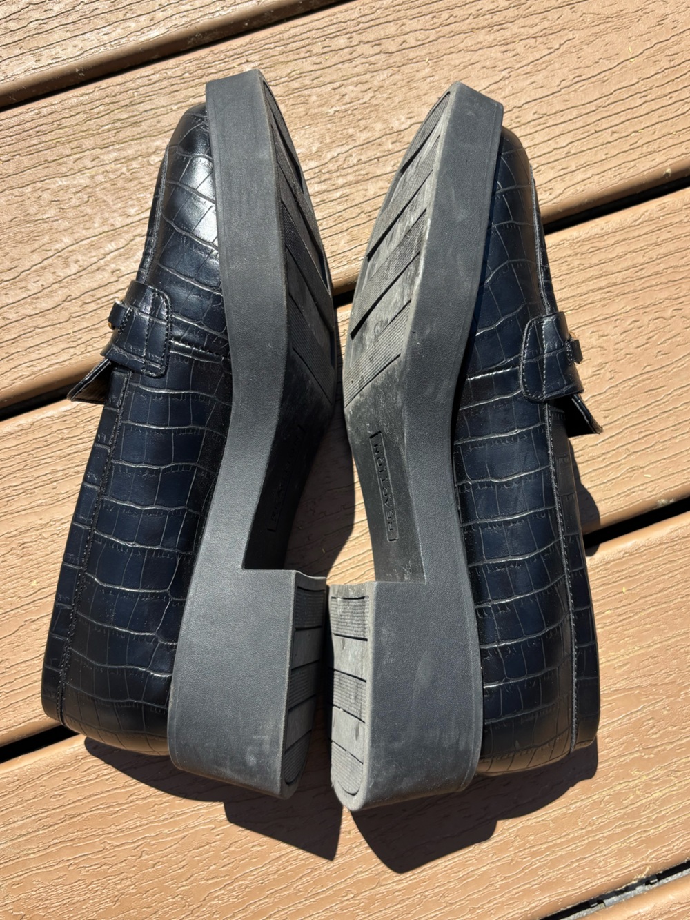 Kenneth Cole Reaction Sienna Lug Gold Chain Loafer - Picture 6 of 7
